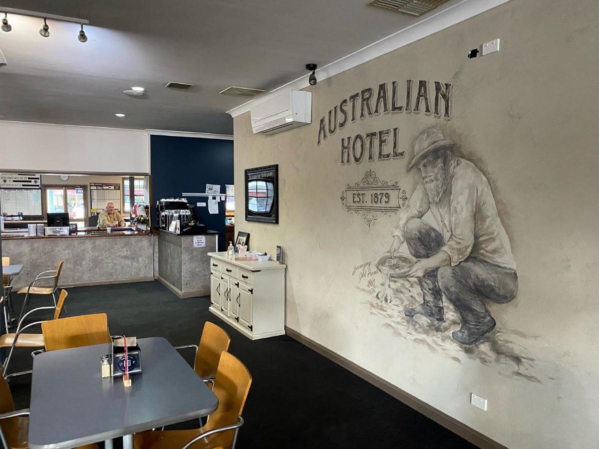 Australian Hotel Young Exterior foto